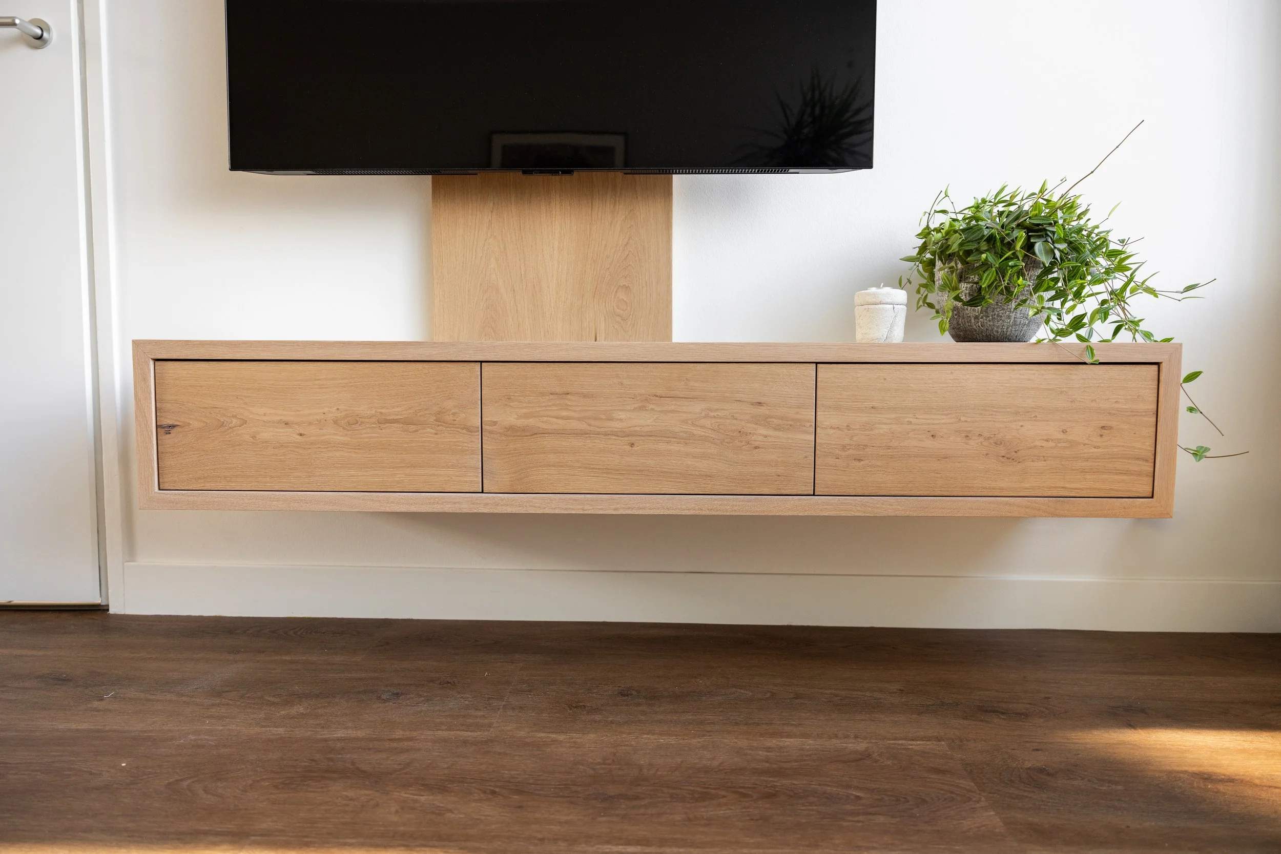 Foto van tv-meubel door Born of Wood.