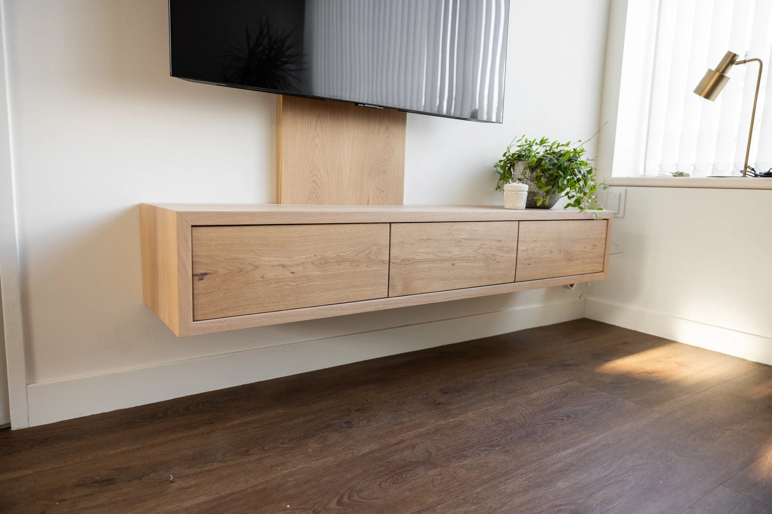 Foto van tv-meubel door Born of Wood.