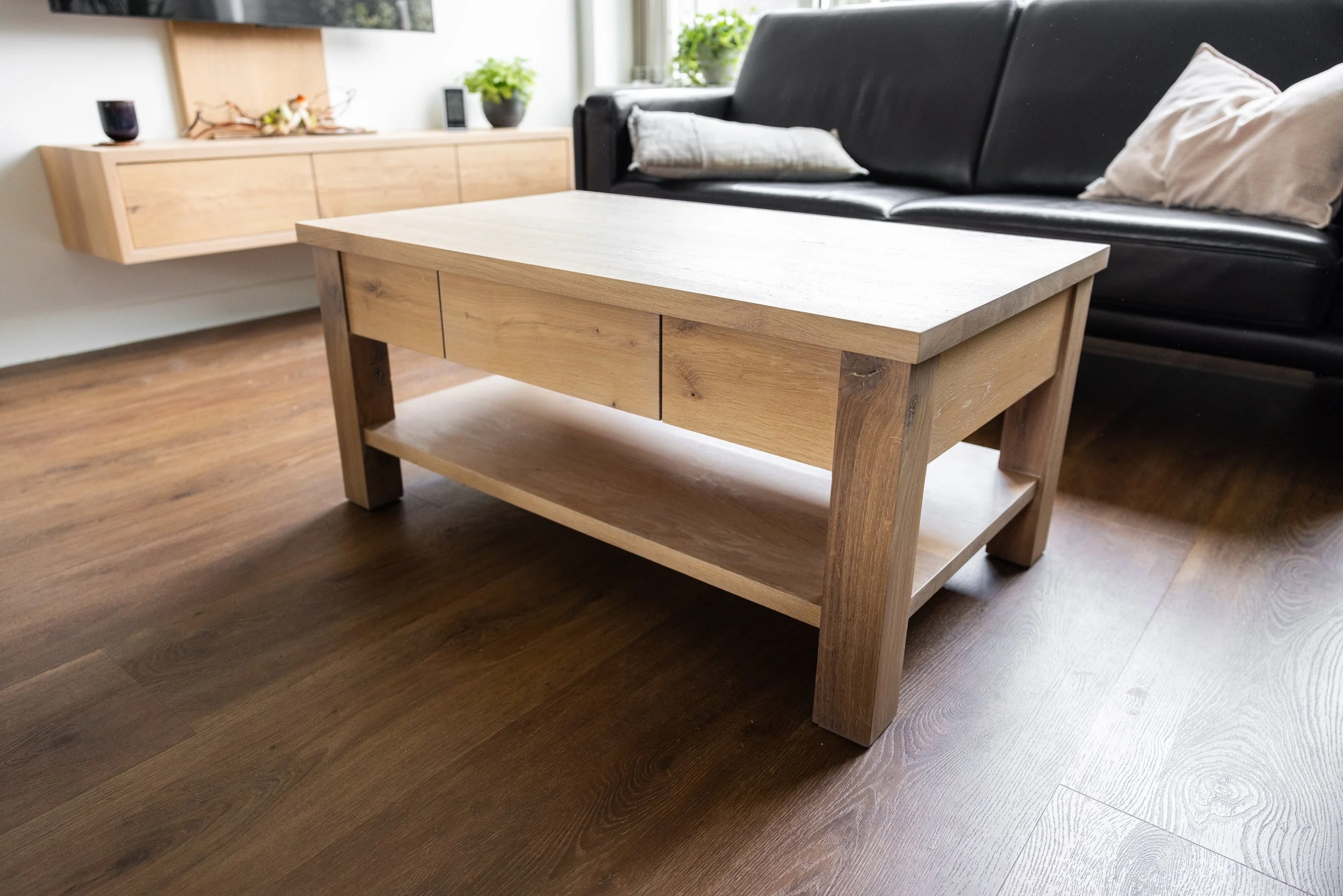 Foto van salontafel door Born of Wood.