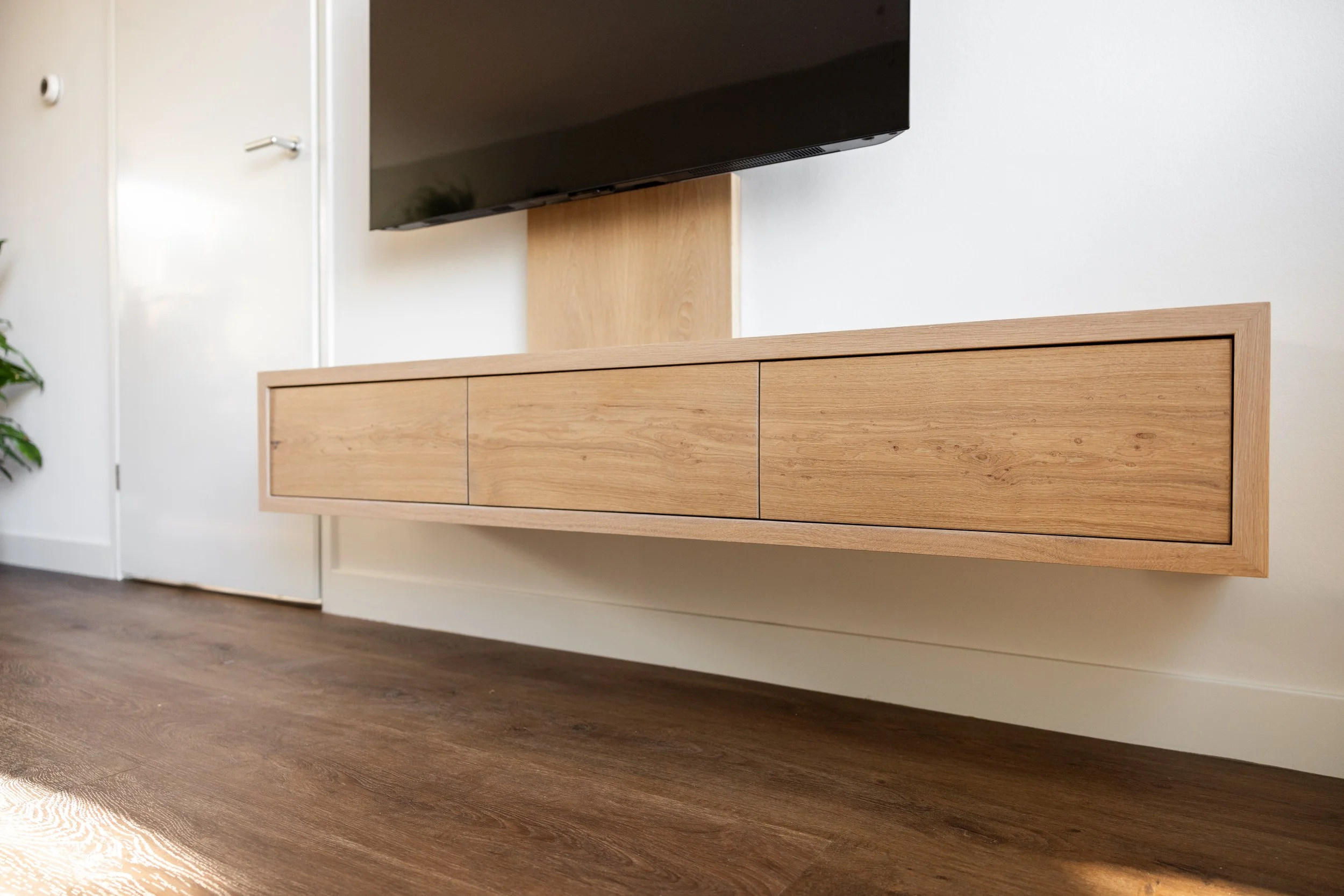 Foto van tv-meubel door Born of Wood.
