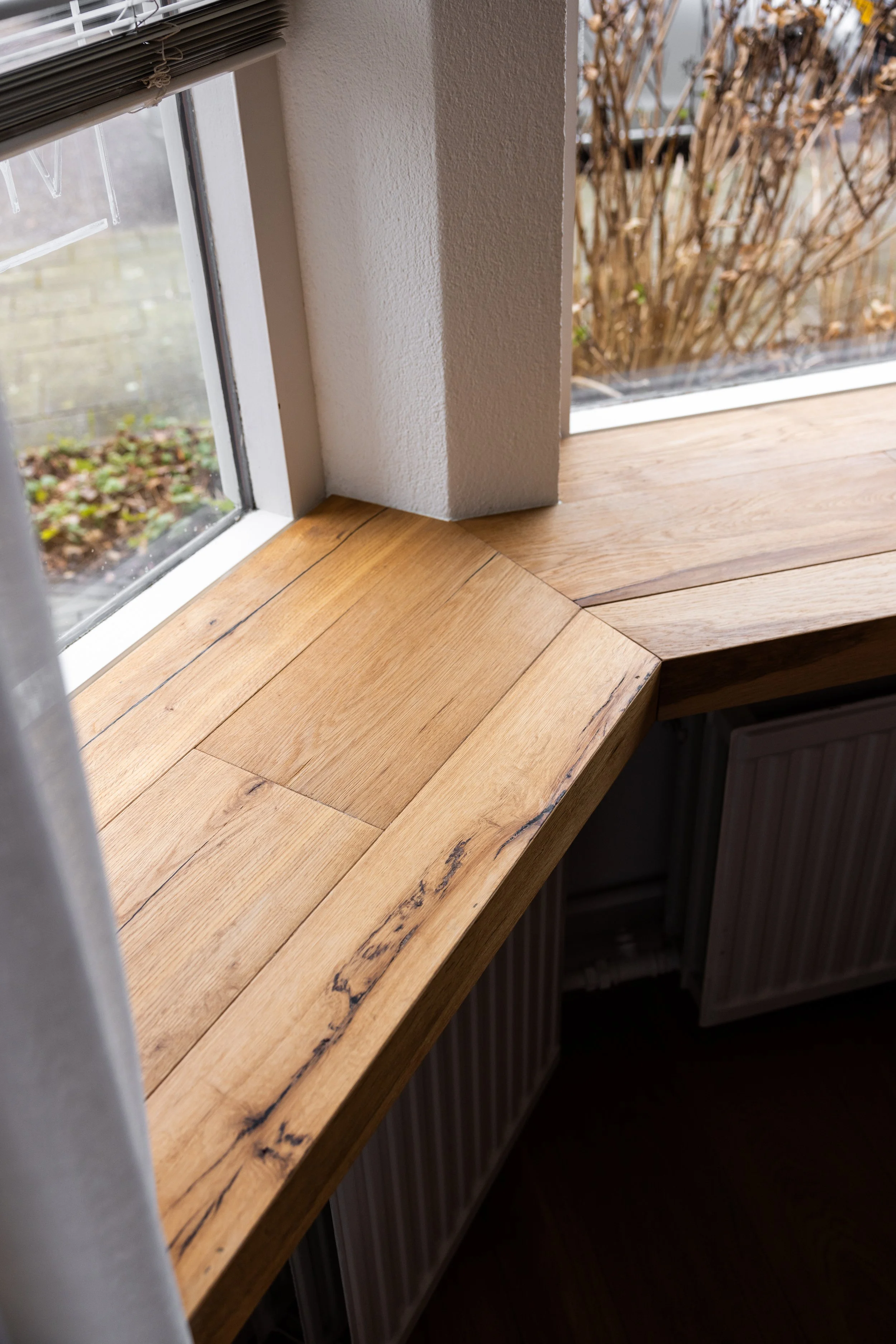 Foto van vensterbank door Born of Wood.